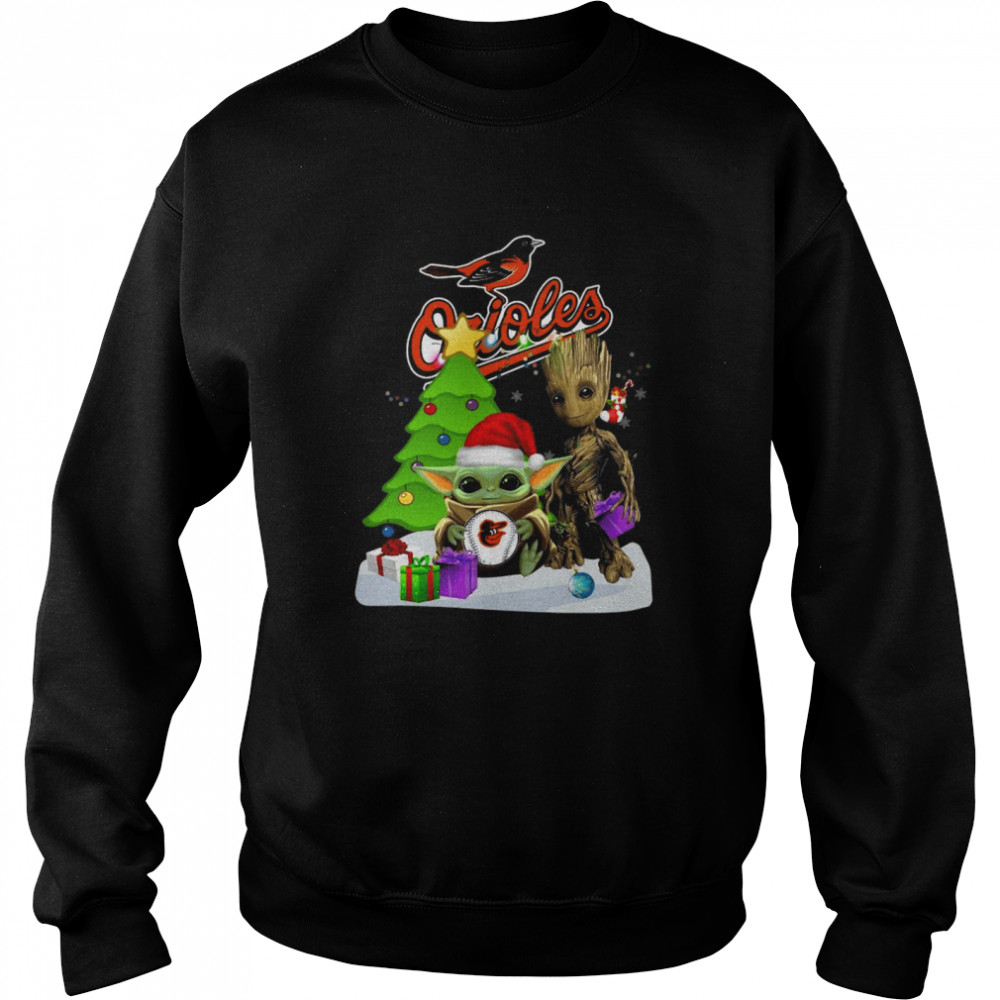 Santa Groot and Baby Yoda hug Baltimore Orioles Snow Christmas Tree shirt Unisex Sweatshirt